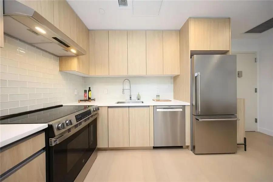 150-02 Northern Boulevard #5F, Queens, NY 11354 - #3