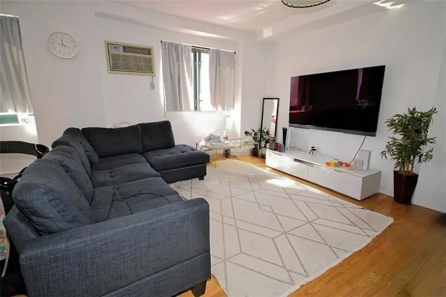 2570 East 17th Street #2C, Brooklyn, NY 11235 - #3