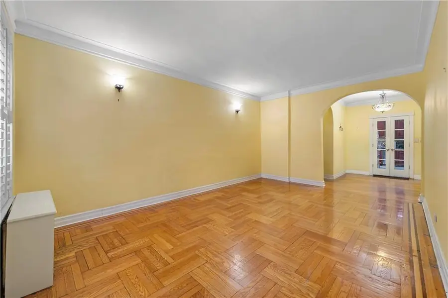 8344 Lefferts Boulevard #1F, Kew Gardens, NY 11415 - #3