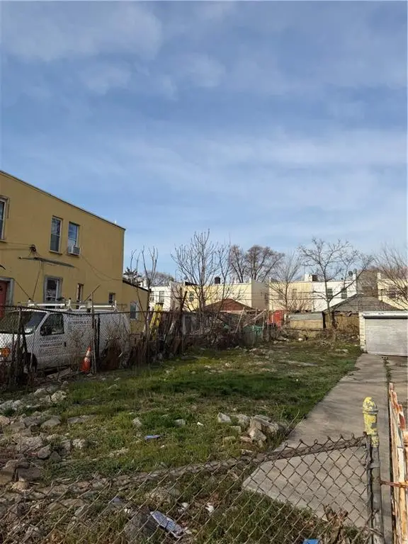200 East 39th Street, Brooklyn, NY 11203 - #3