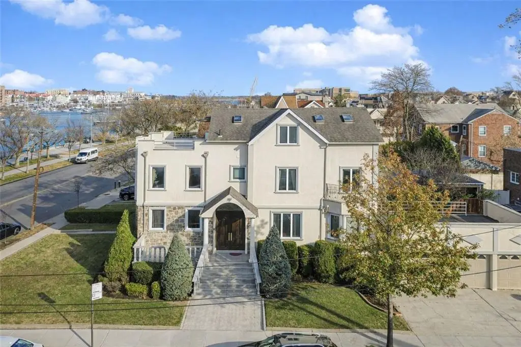 105 Kensington Street, Brooklyn, NY 11235 - #1