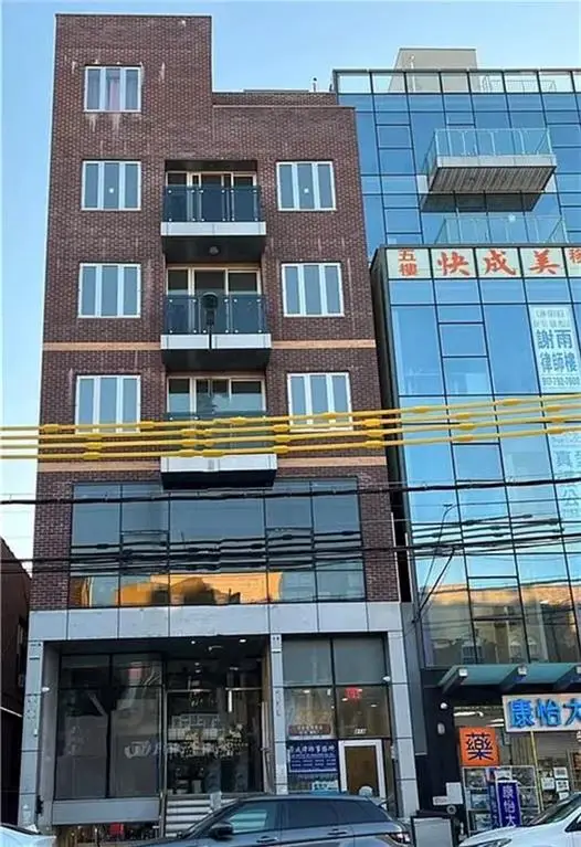 818 60 Street #6B, Brooklyn, NY 11220