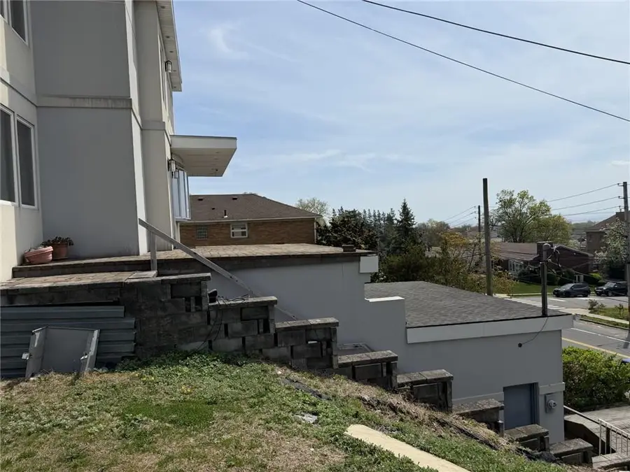 603 West Fingerboard Road, Staten Island, NY 10305 - #3