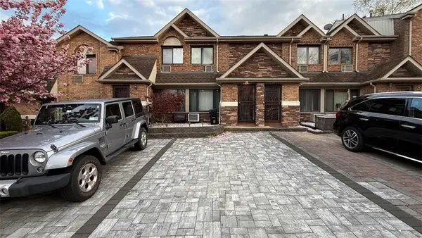 94 North Drive #1, Staten  Island, NY 10305