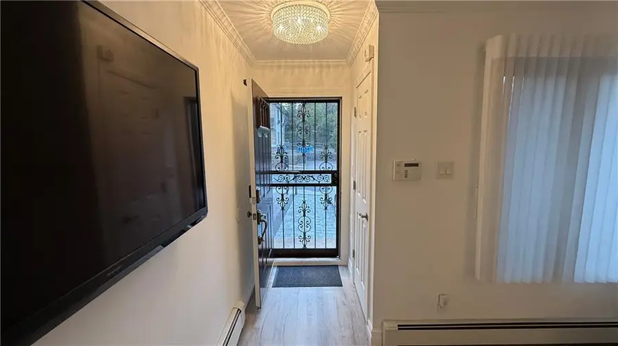 94 North Drive #1, Staten Island, NY 10305 - #2