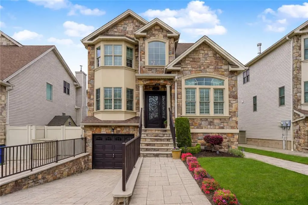 86 West Castor Place, Staten Island, NY 10312 - #1