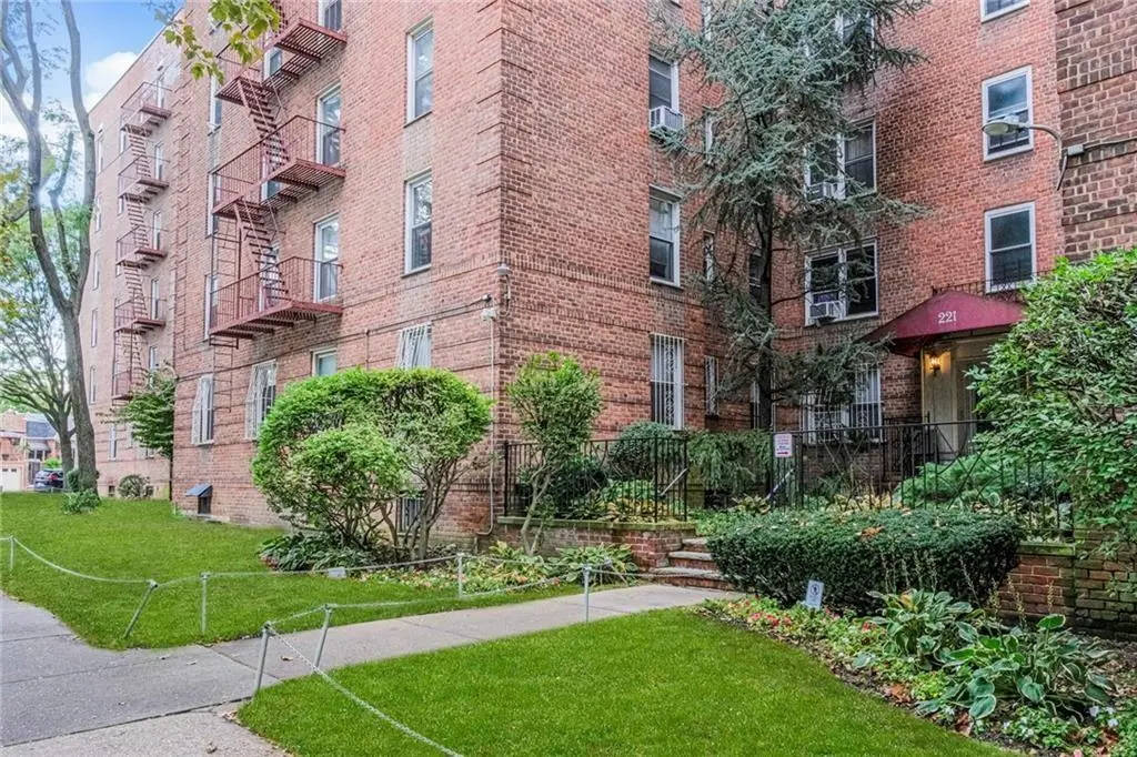 221 Mcdonald Avenue #4n, Brooklyn, NY 11218 - #1