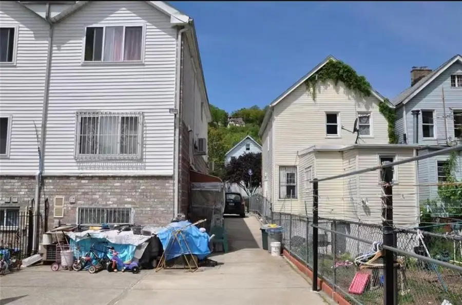 255 Targee Street, Staten Island, NY 10304 - #2