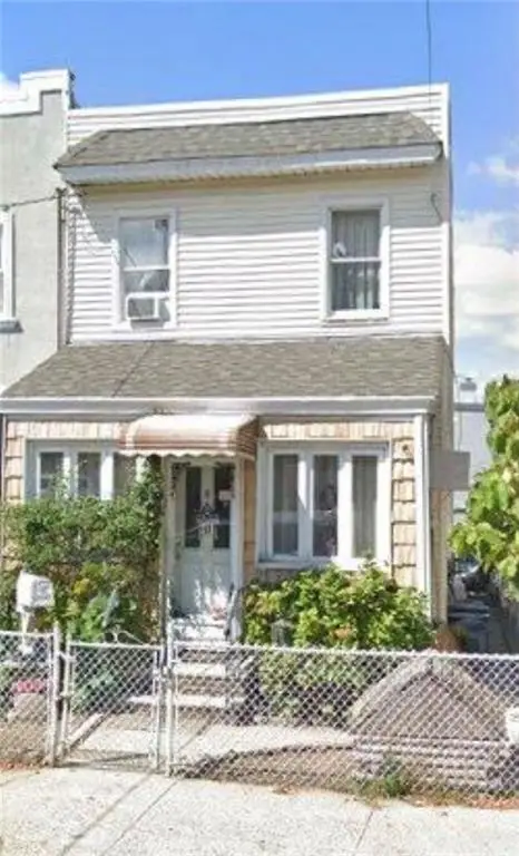 6951 Caldwell Avenue, Maspeth, NY 11378