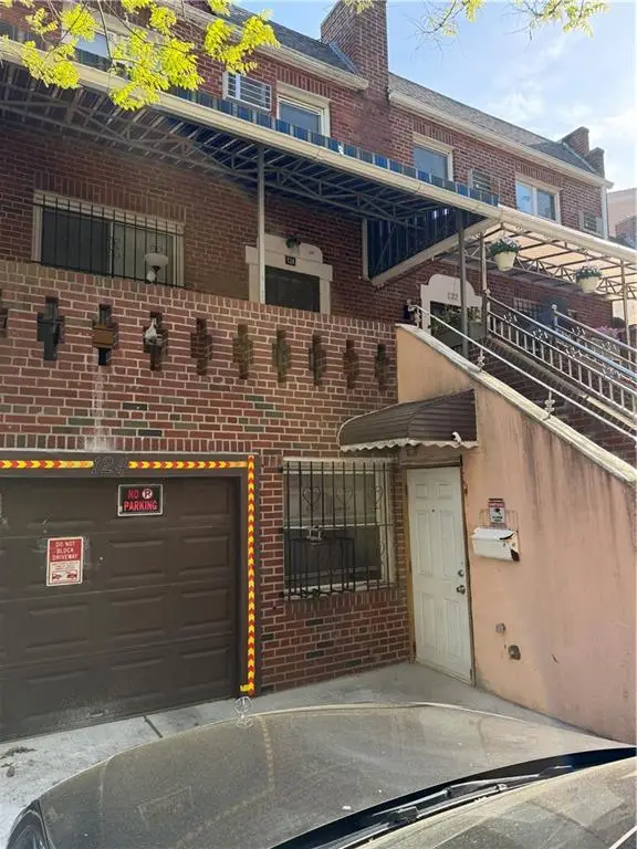 124 Brightwater Court, Brooklyn, NY 11235 - #1
