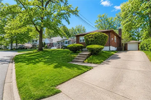 77 Acorn Street, Staten  Island, NY 10306