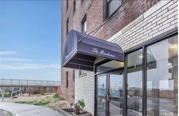 129 Beach 118th Street #2L, Rockaway Park, NY 11694