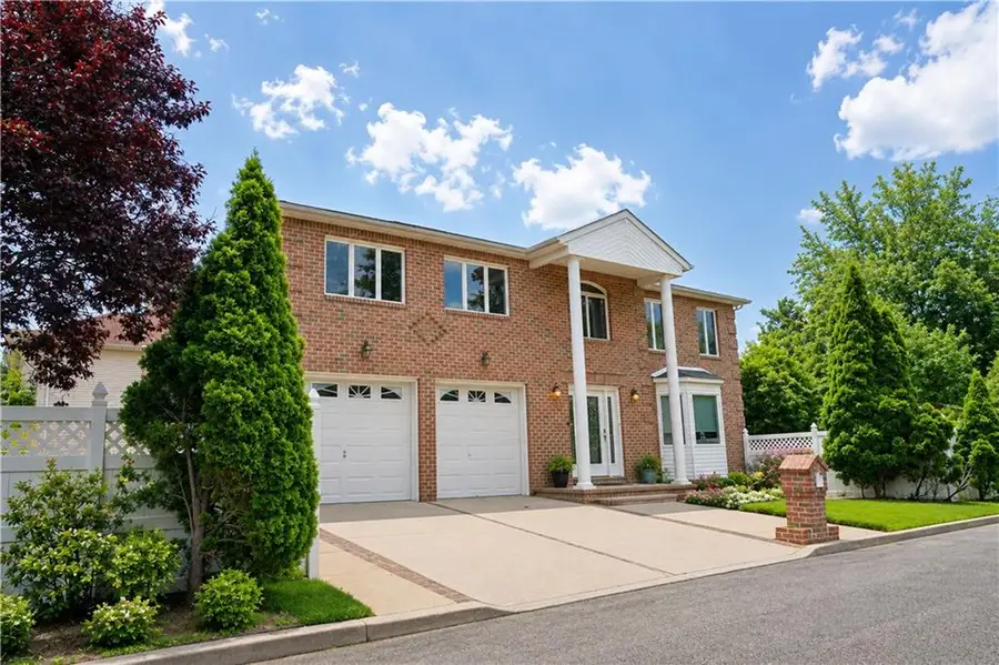 9 Prague Court, Staten Island, NY 10309 - #2