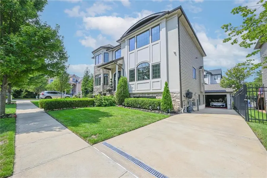 200 Cheevers Lane, Staten Island, NY 10307 - #3