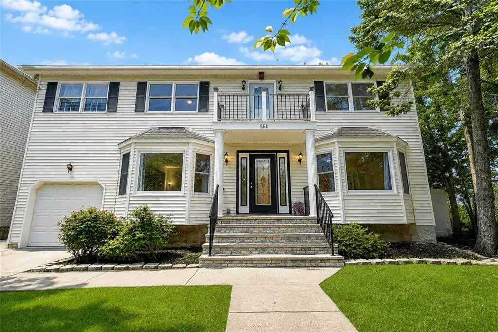 558 Main Street, Staten Island, NY 10307 - #1