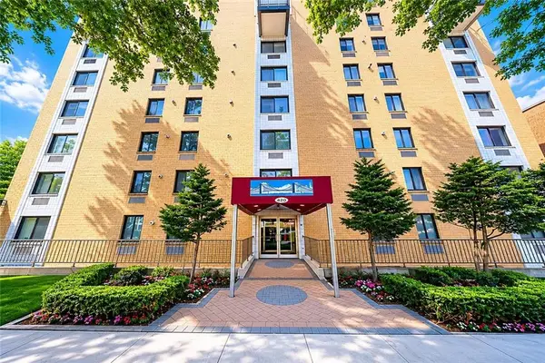 420 64th Street #7A, Brooklyn, NY 11220