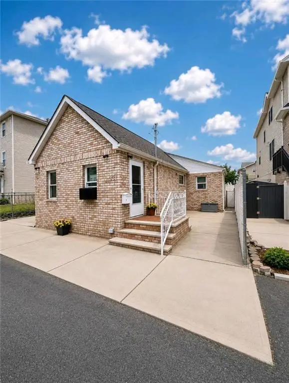 331 Hunter Avenue, Staten  Island, NY 10306