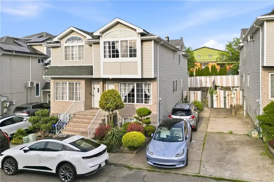 29 Latourette Lane, Staten Island, NY 10314 - #2