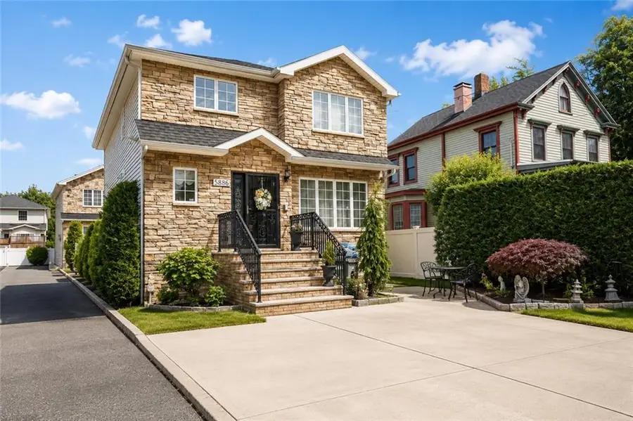 5886 Amboy Road, Staten Island, NY 10309 - #2