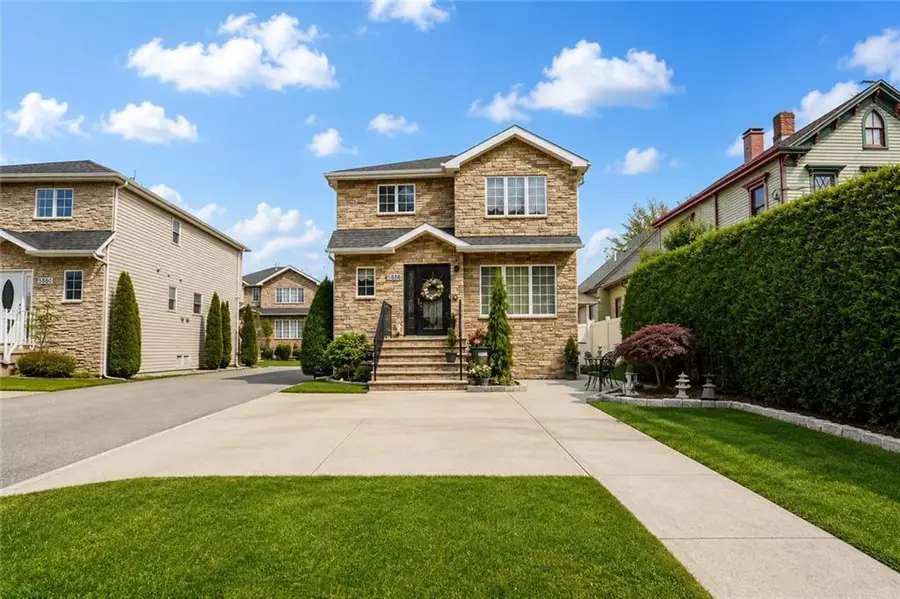 5886 Amboy Road, Staten Island, NY 10309 - #3
