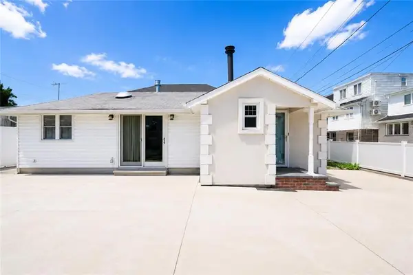 21 Seafoam Street, Staten  Island, NY 10306
