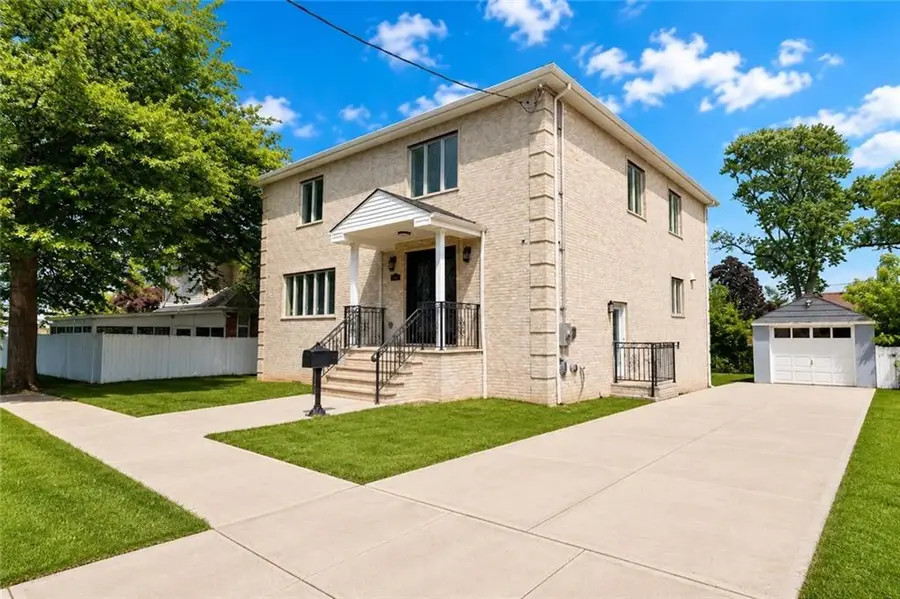 544 Falcon Avenue, Staten Island, NY 10306 - #2