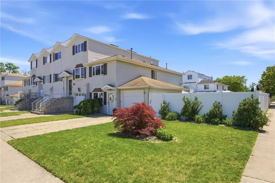 522 Medina Street, Staten Island, NY 10306 - #2