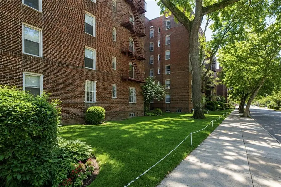 221 Mcdonald Avenue East #5g, Brooklyn, NY 11218 - #3