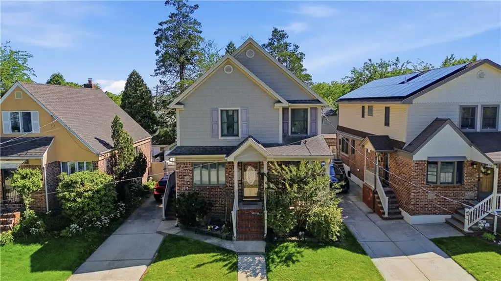 64 Coventry Gdns, Lynbrook, NY 11563 - #1