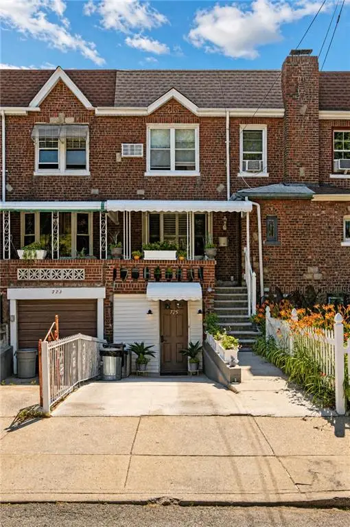 725 East 48th Street, Brooklyn, NY 11203