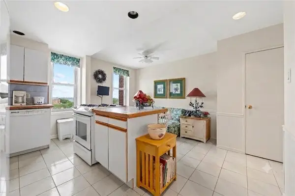 131 74th Street #4J, Brooklyn, NY 11209