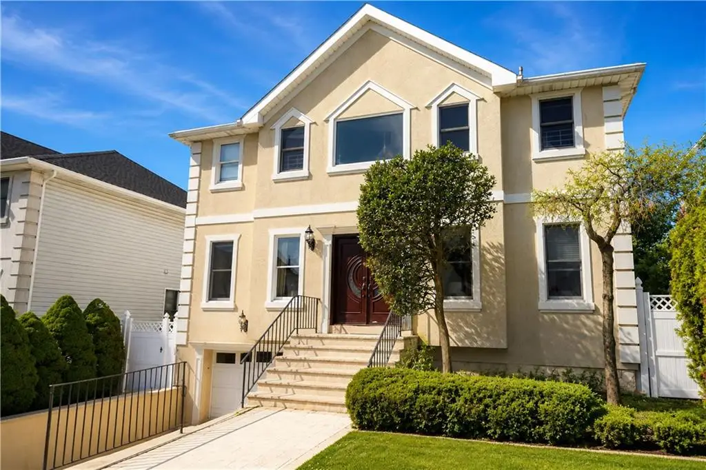 22 Putters Court, Staten Island, NY 10301 - #1