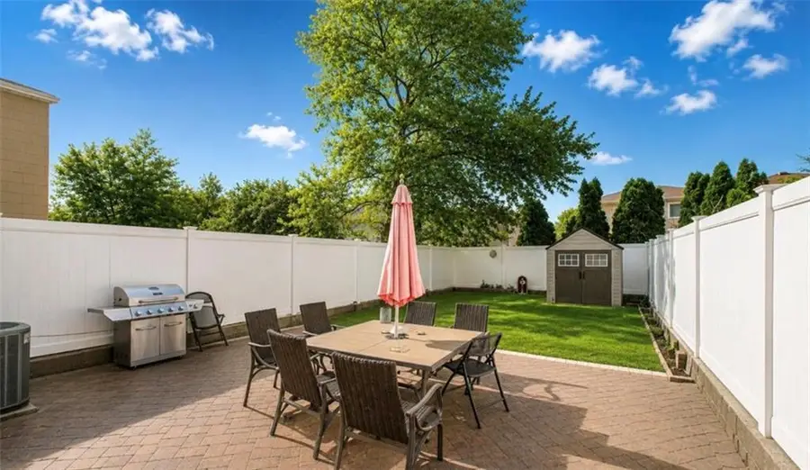 37 Middle Loop, Staten Island, NY 10308 - #2