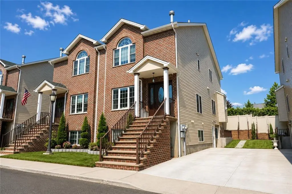 117 Santa Monica Lane, Staten Island, NY 10309 - #1