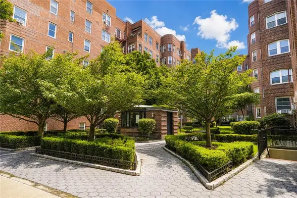 8701 Shore Road #528, Brooklyn, NY 11209