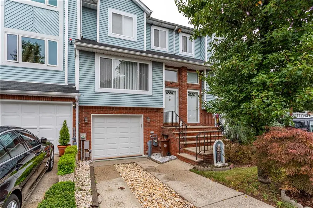 19 Pembrook Loop, Staten Island, NY 10309 - #1