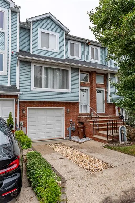 19 Pembrook Loop, Staten Island, NY 10309 - #2