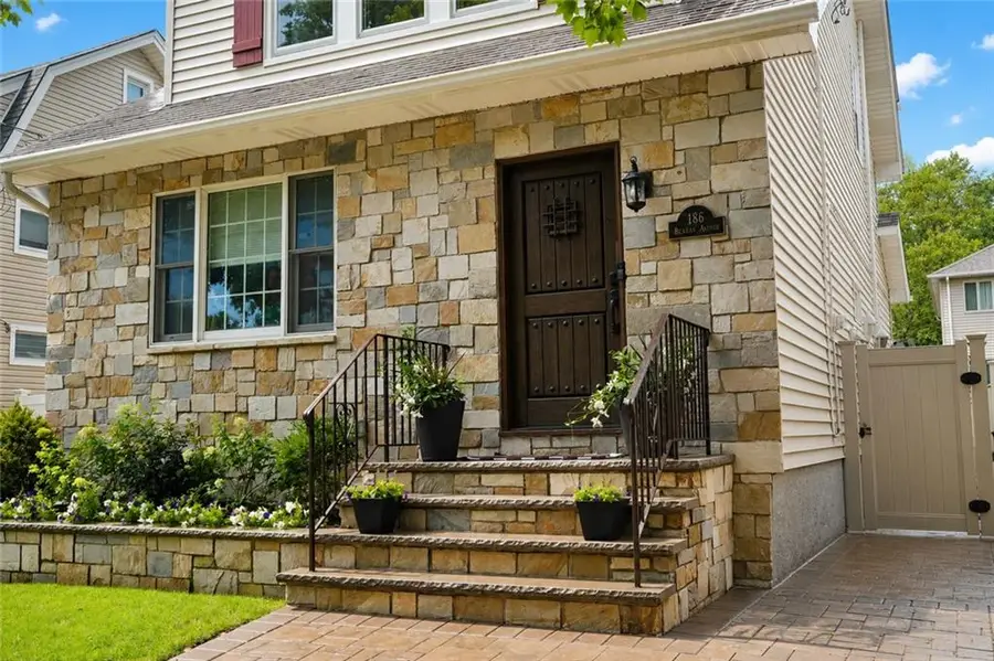 186 Burbank Avenue, Staten Island, NY 10306 - #2