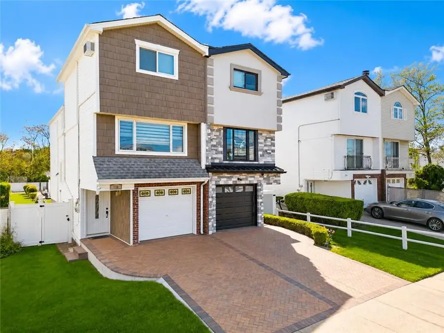 220 Slater Boulevard, Staten Island, NY 10305 - #2