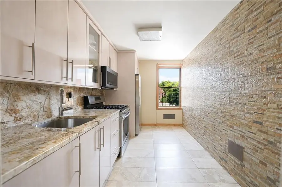 759 East 10th Street #5C, Brooklyn, NY 11230 - #2