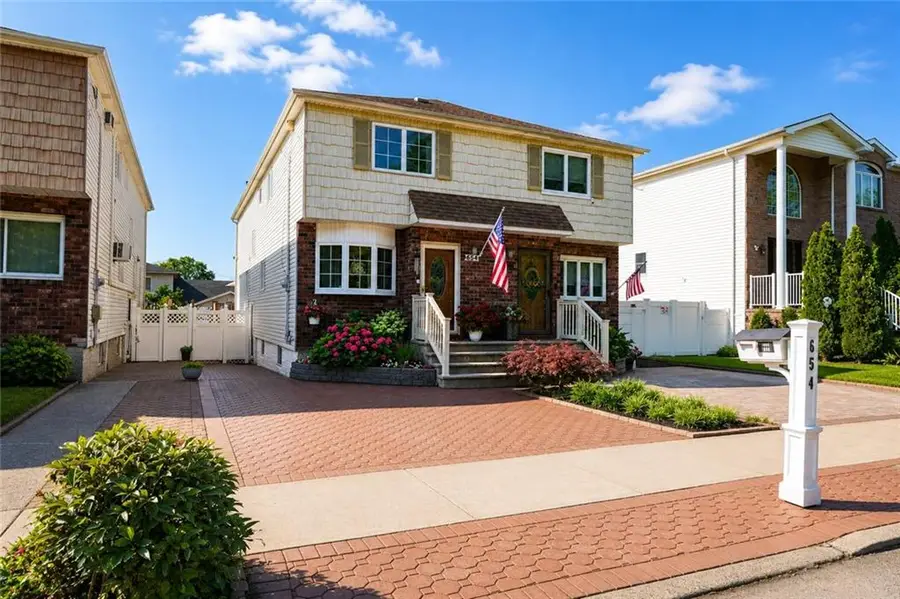 654 Ramona Avenue, Staten Island, NY 10309 - #3