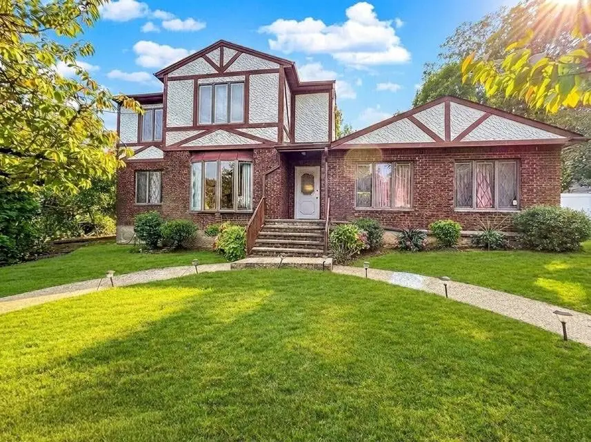 282 Boscombe Avenue, Staten Island, NY 10309 - #3