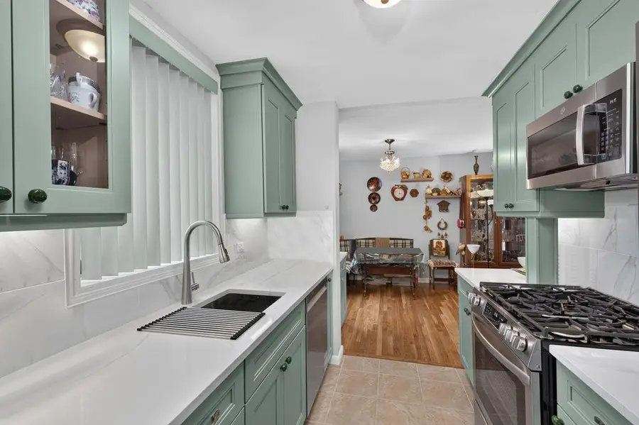 830 Howard Avenue #4H, Staten Island, NY 10301 - #2