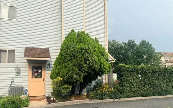 15 Phyllis Court, Staten  Island, NY 10309