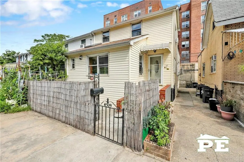 17 Margaret Court, Brooklyn, NY 11235 - #1