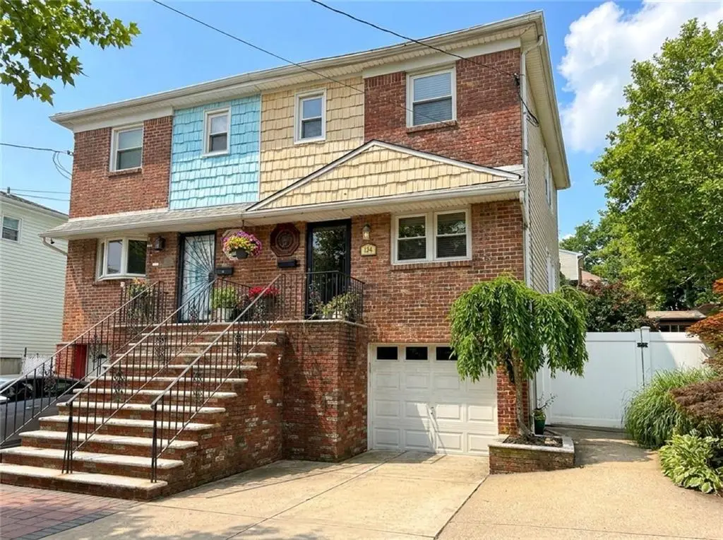 124 East Broadway Way, Staten Island, NY 10306 - #1