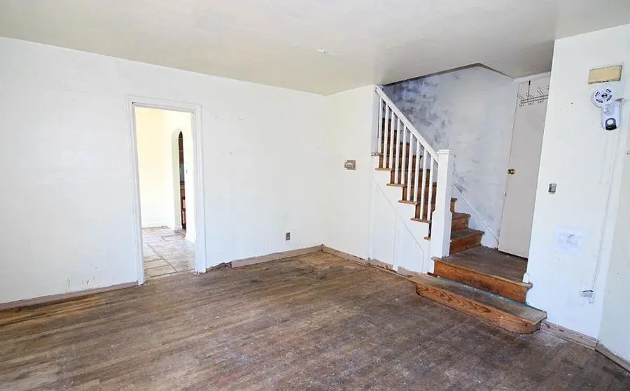 1051 Victory Boulevard, Staten Island, NY 10301 - #2