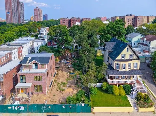6647 Sedgwick Place, Brooklyn, NY 11220 - #2