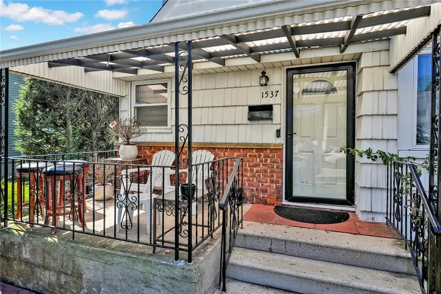 1537 Madison Street, Elmont, NY 11003 - #3