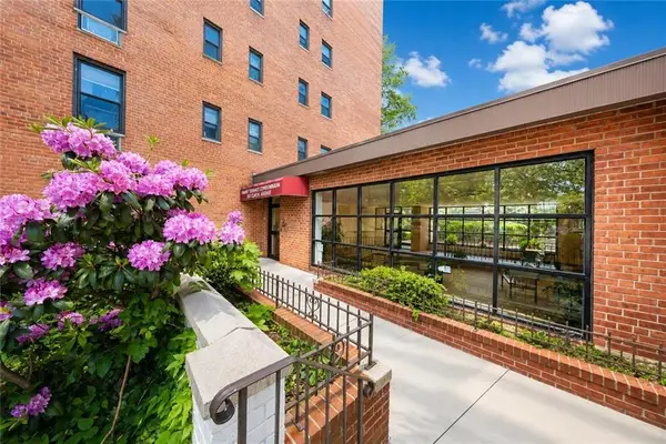 100 Colfax Avenue #3Z, State Island, NY 10306